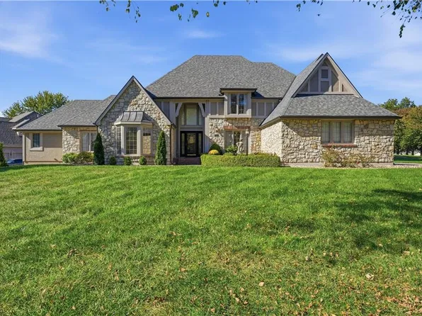 4329 SE Furlong Dr, Lees Summit, MO 64082