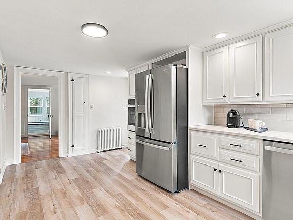 5th image of 59 Greenfield Ln