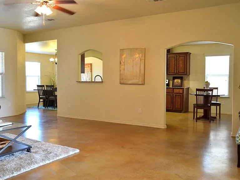 2711 Tara Dr — Photo 6