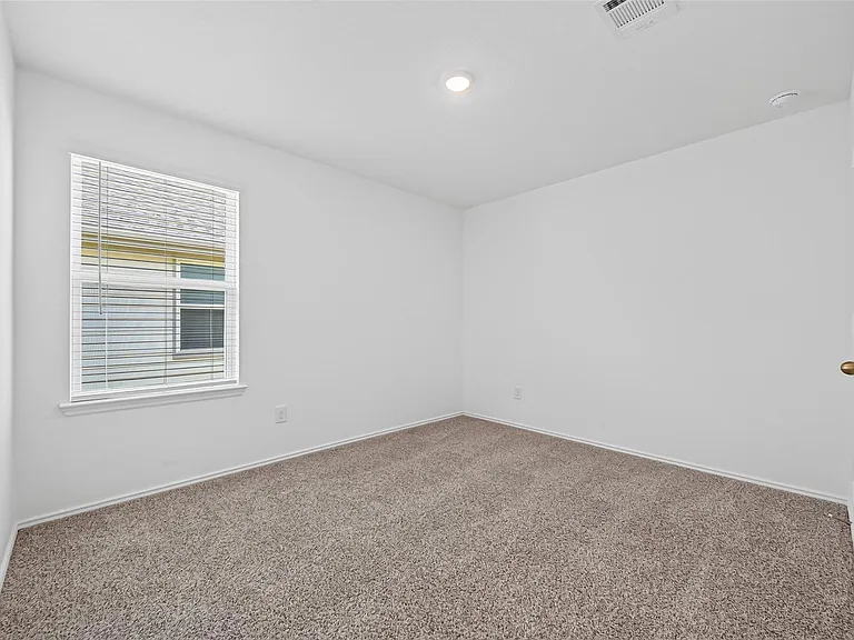 3030 Holland Lakes Dr — Photo 24