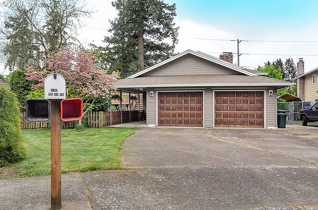 1st image of 136 NE 20th Dr