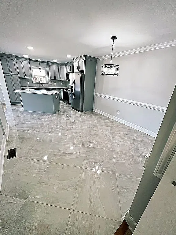3 bed, 985 sqft, $1,650 — Photo 4