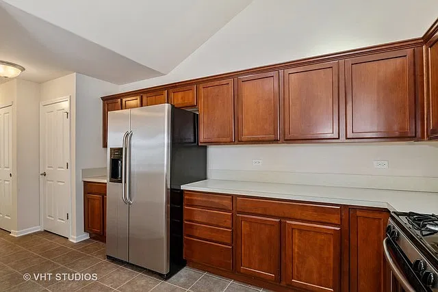 2 bed, 1861 sqft, $2,500 — Photo 4