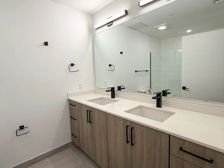 2751 N Miami Ave #5 — Photo 8