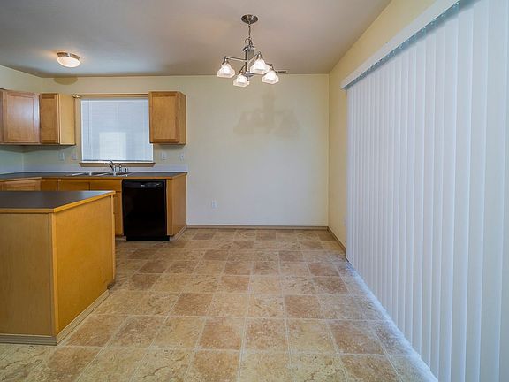 4th image of 4913 104th Pl NE