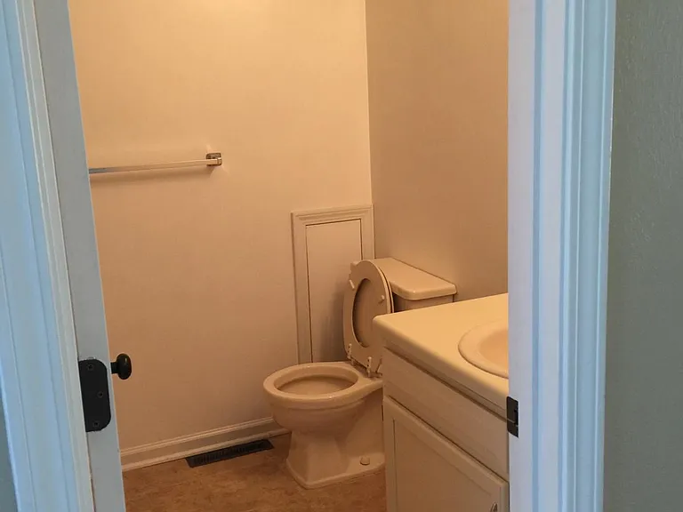 Upstairs Full Bath