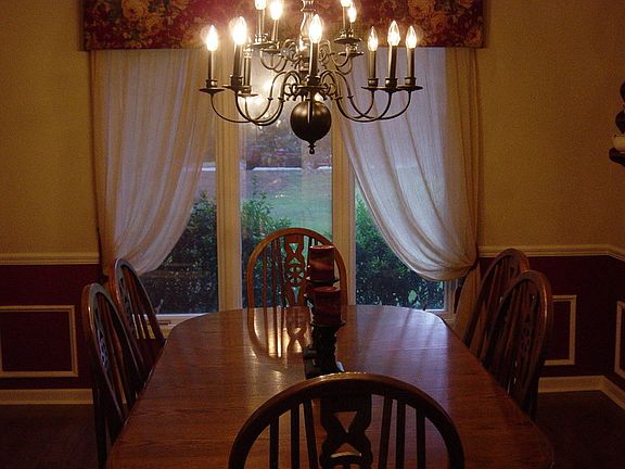 5th image of 1660 Huckleberry Dr