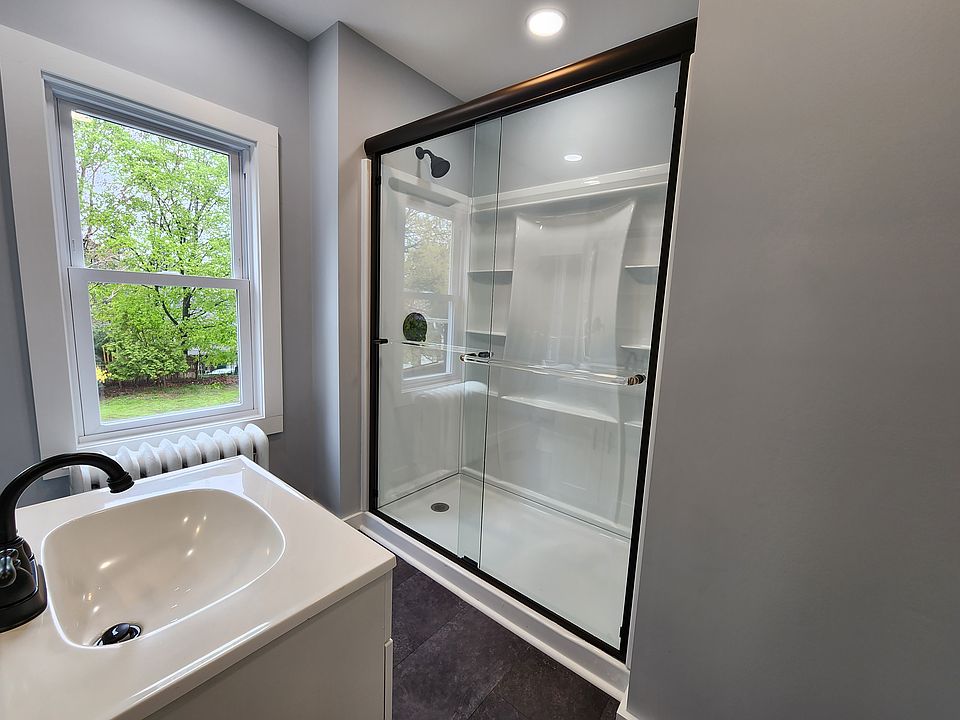 1st image of 75 Prospect St