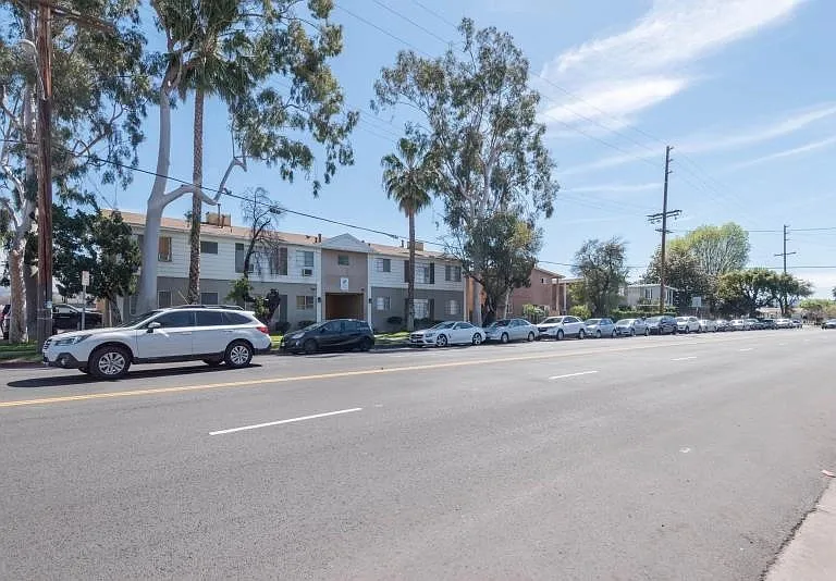 6326 Coldwater Canyon Ave #6 — Photo 3