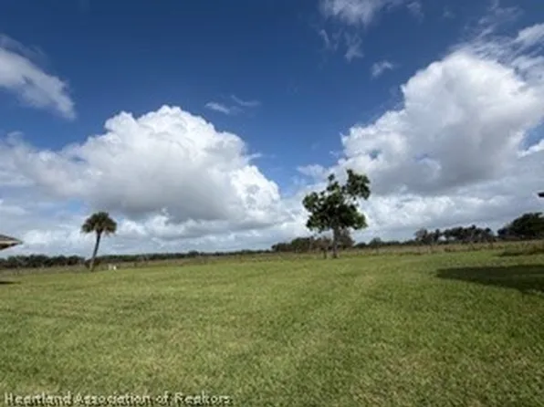 5281 SE 42nd St, Okeechobee, FL 34974