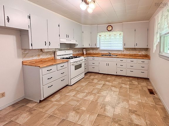 5th image of 460 Oakhill Rd