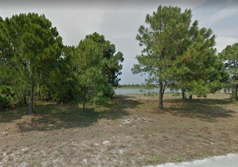 1st image of 14 Carline Ln
