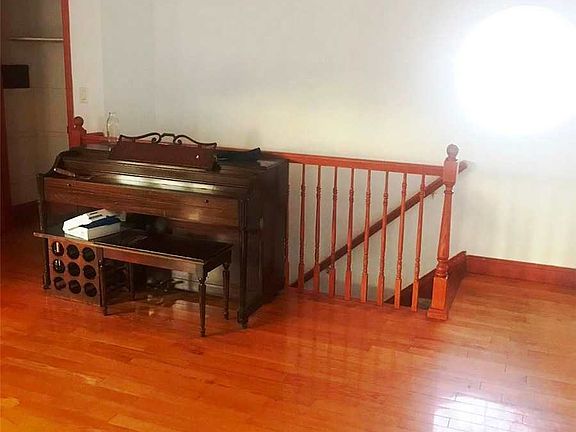 4th image of 136-18 63rd Ave Floor 2