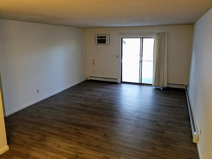 2nd image of 910 10th St W APT 108