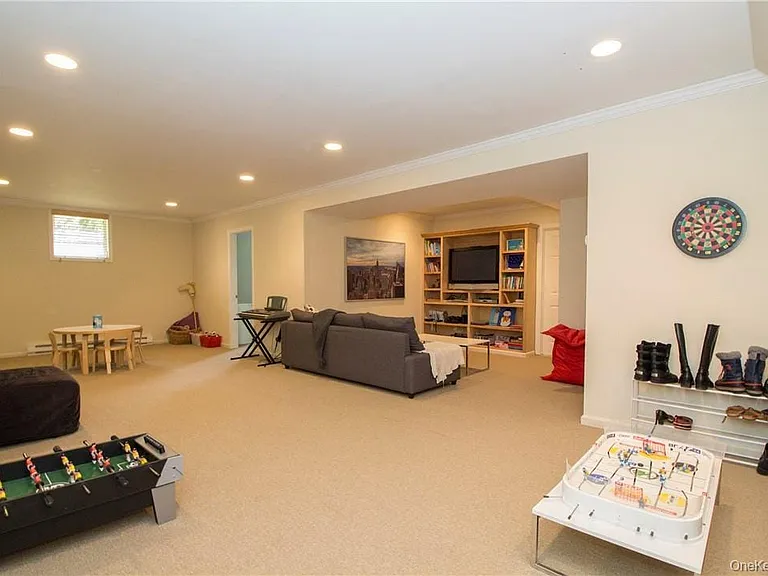 4 Dalphin Dr — Photo 22