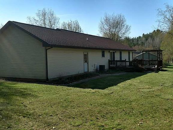 2nd image of 14099 Wildwood Dr