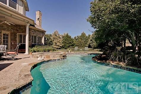 4th image of 1805 Highview Ct