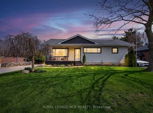 108 Allan St, Whitby, ON L1N 3S7
