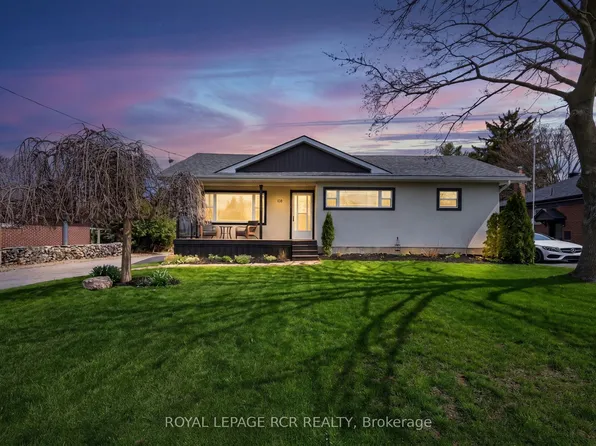 108 Allan St, Whitby, ON L1N 3S7