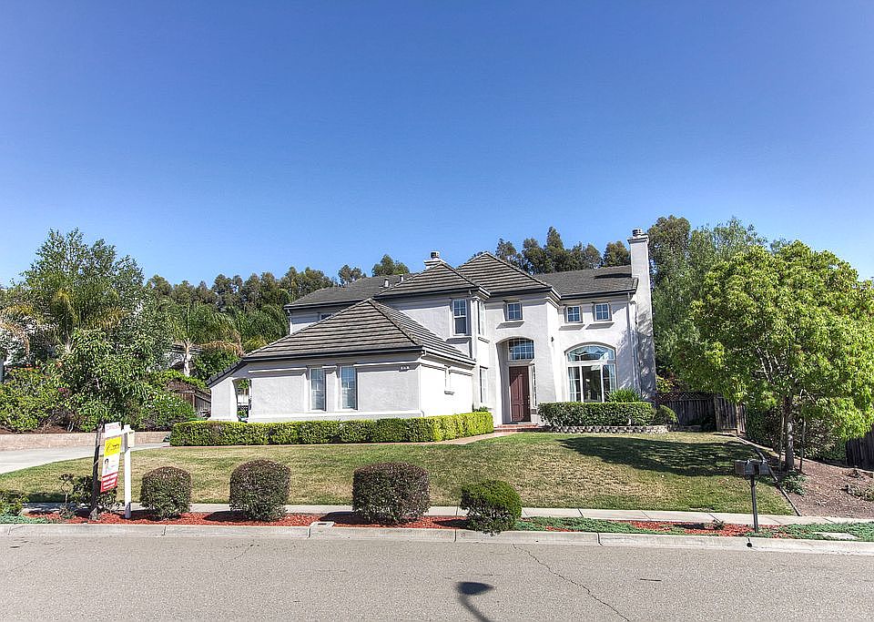 1st image of 670 Upper Vintners Cir