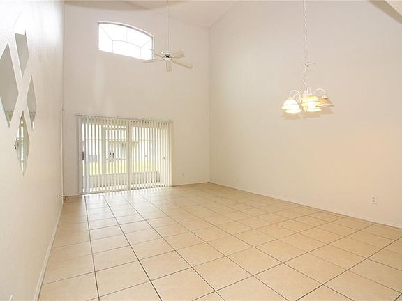 4th image of 1223 Barefoot Bay Dr
