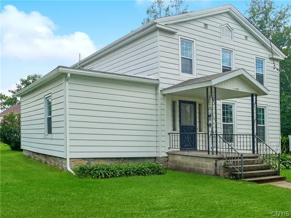 236 White St, Waterville, NY 13480