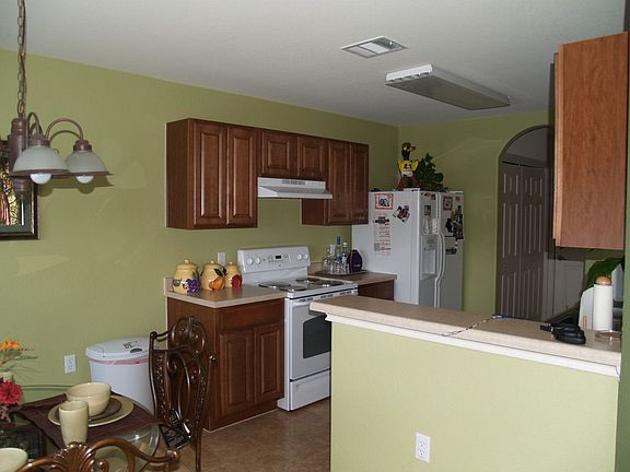 Bright Open Kitchen 