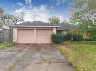 615 Huntington Ln, Friendswood, TX 77546