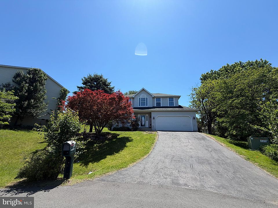 1st image of 407 Tamarack Cir