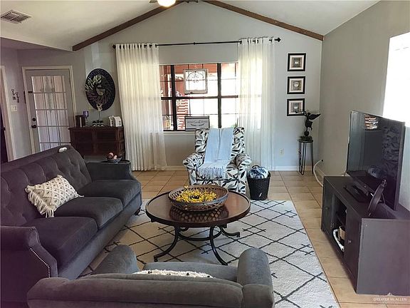 3rd image of 1033 Van Tassel Cir