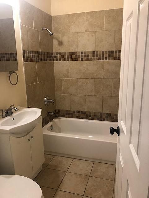 2nd image of 1834 N Saint Louis Ave #1L