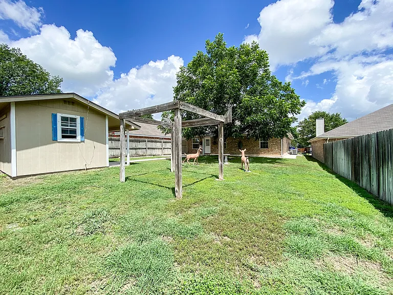 1663 Lantana Cir — Photo 17