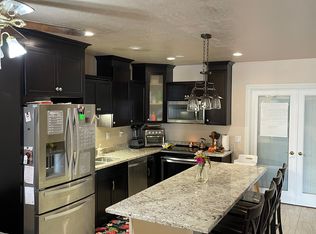 19609 S Greenfield Rd #B, Gilbert, AZ 85297