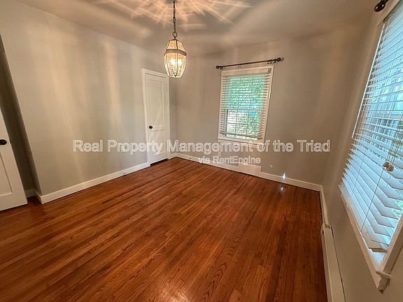 5th image of 204 W Newlyn St