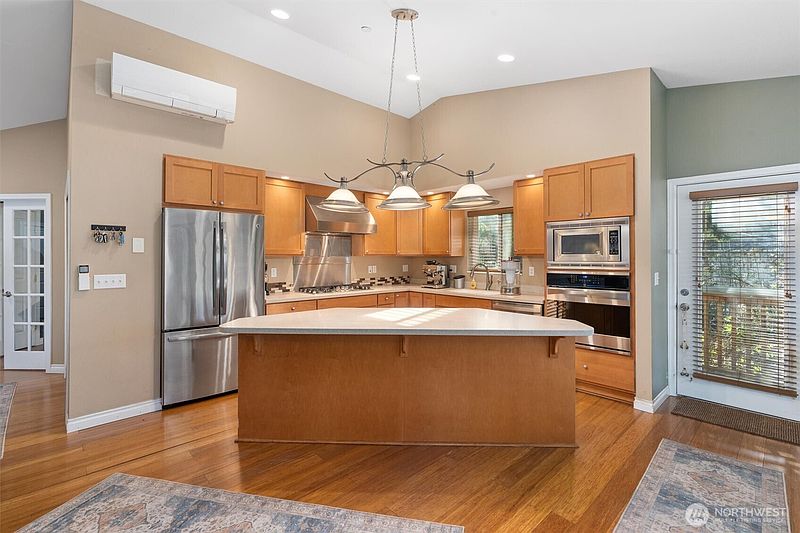 4th image of 7337 151st Avenue NE