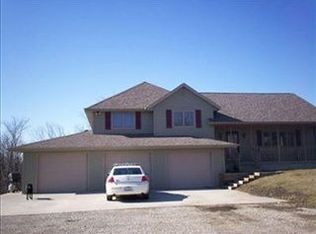 1030 N 5th Ave W, Newton, IA 50208