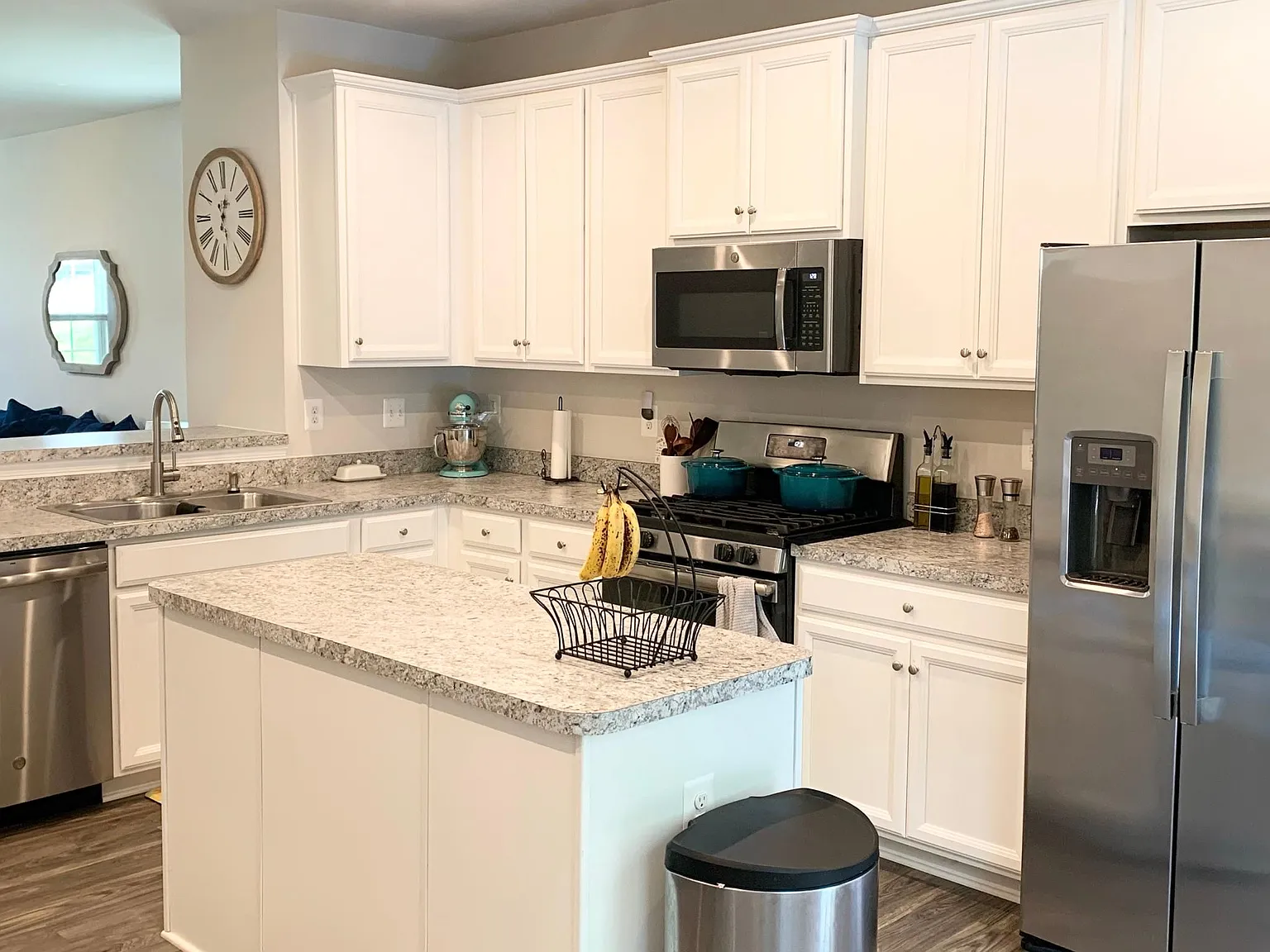 3 bed, 1892 sqft, $2,500 — Photo 4