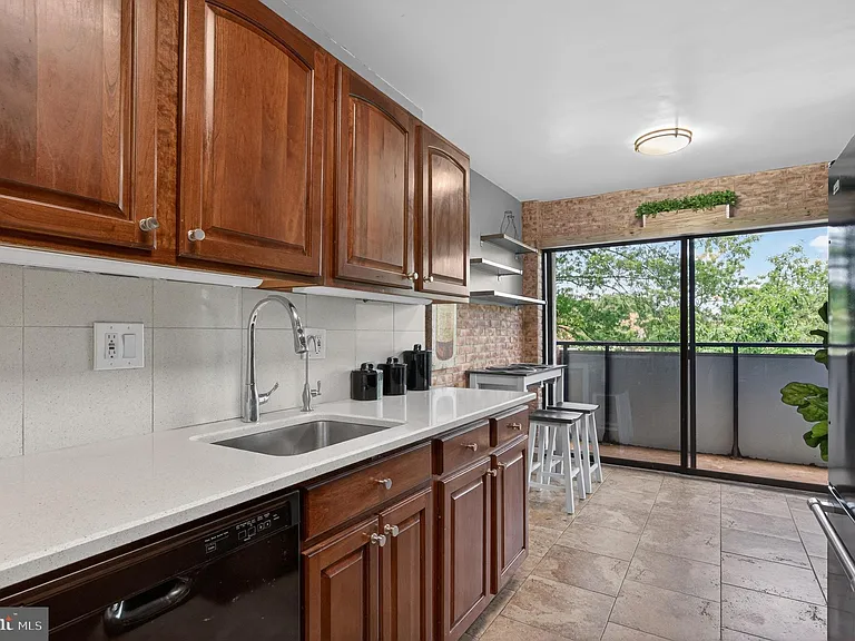 5300 Columbia Pike #701 — Photo 26
