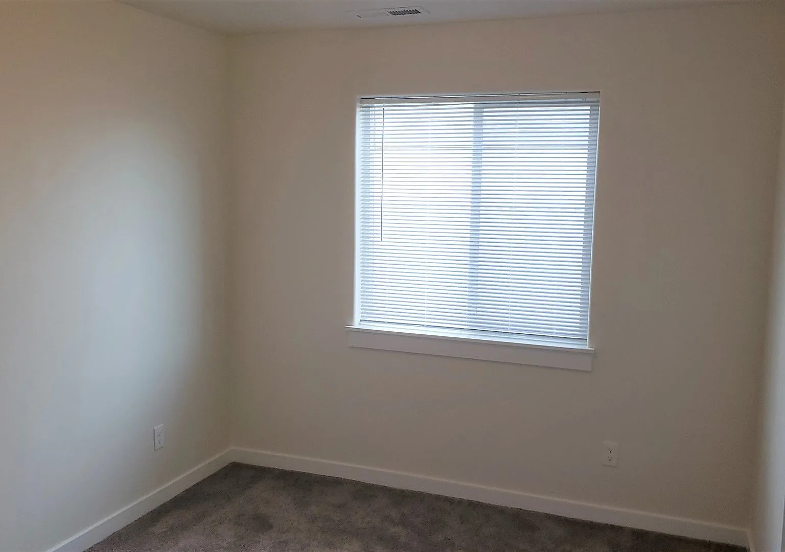 Newer 3 Bedroom Home! — Photo 4