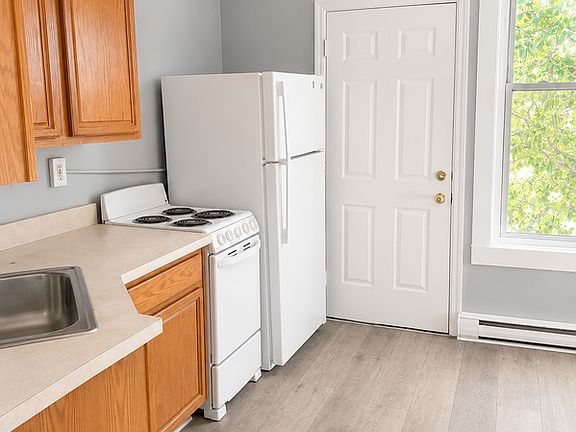 2nd image of 127 Dove St APT 2