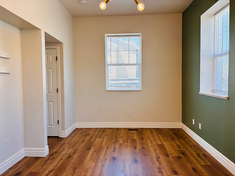 302 E Yellow Feather Dr — Photo 7