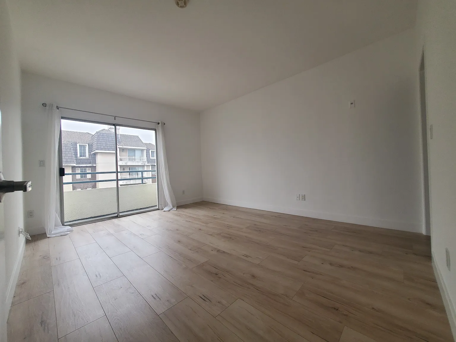 2 bed, 1400 sqft, $3,650 — Photo 4