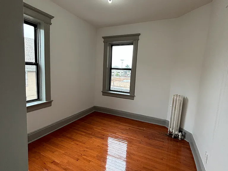 60 N Grove St #6 — Photo 4