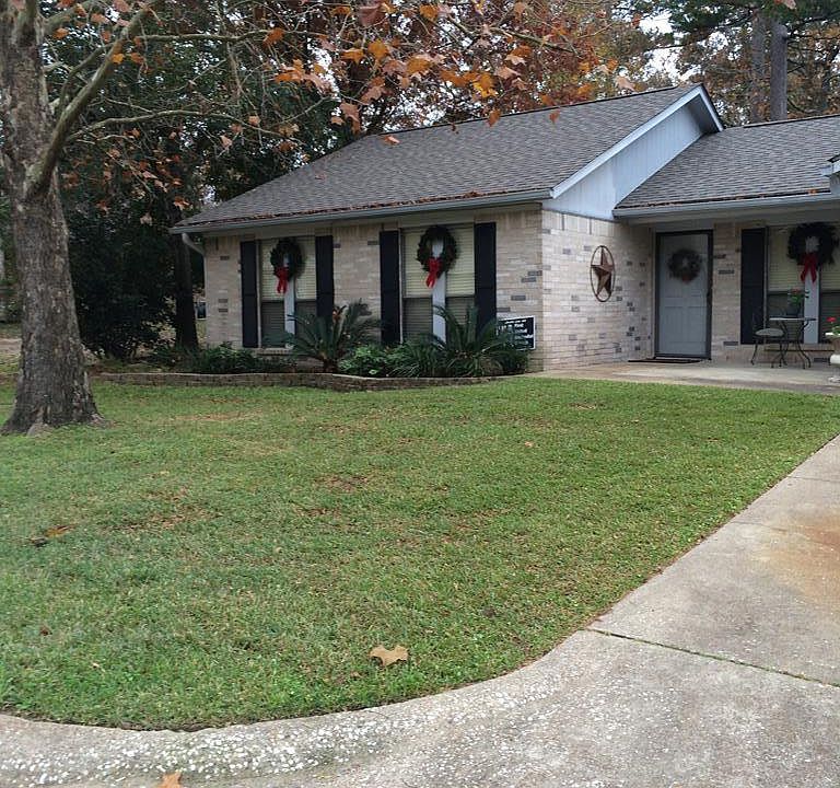 1st image of 209 Forest Creek Dr
