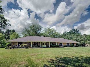 205 Oak Cir, Clinton, MS 39056