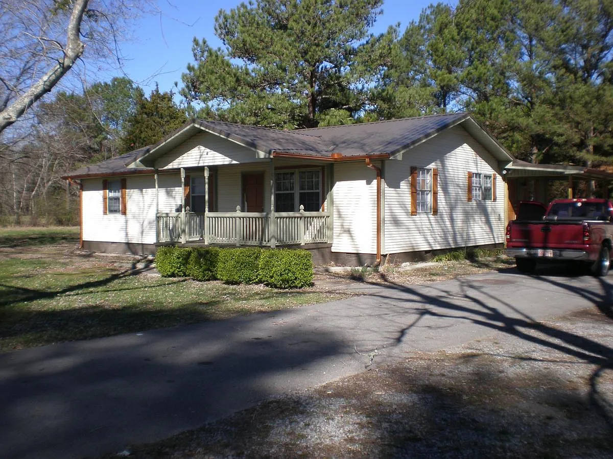 3 bed, 1468 sqft, $1,545 — Photo 1