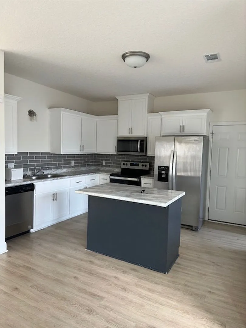 For Rent — Photo 3