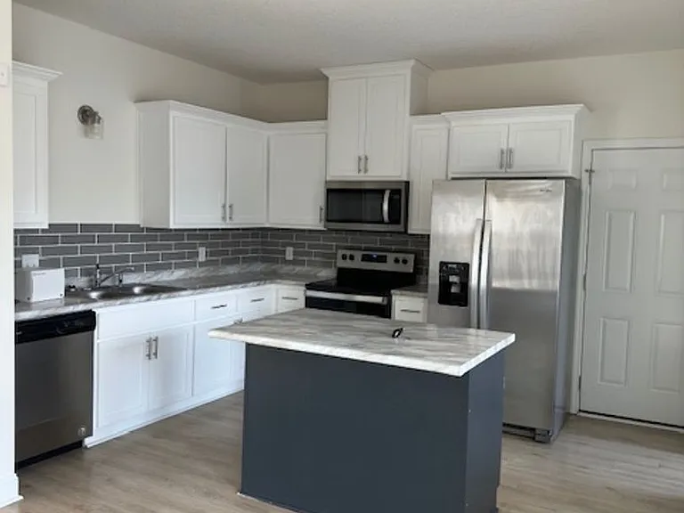 241 Whipple Ave — Photo 3