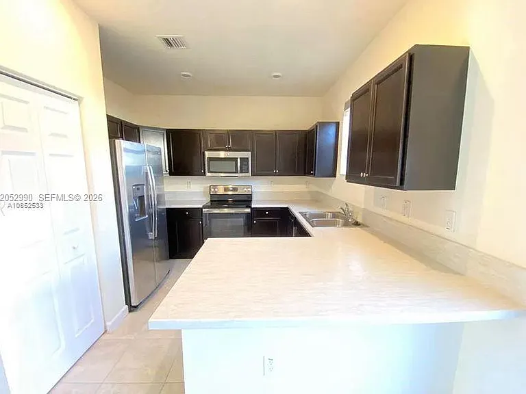 97 SE 34th Ter #97 — Photo 2