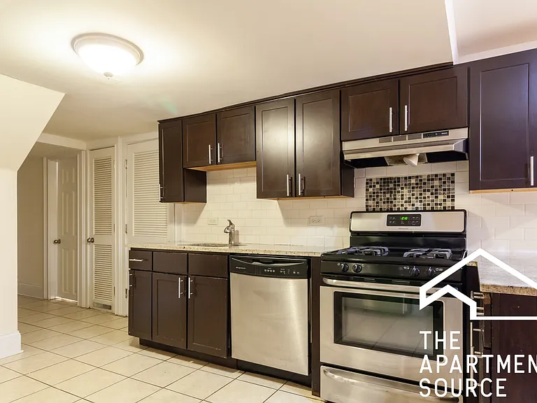 869 W Lill Ave #1 — Photo 1